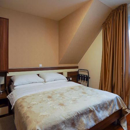 Hotel Degenija Selište Drežničko Eksteriør bilde