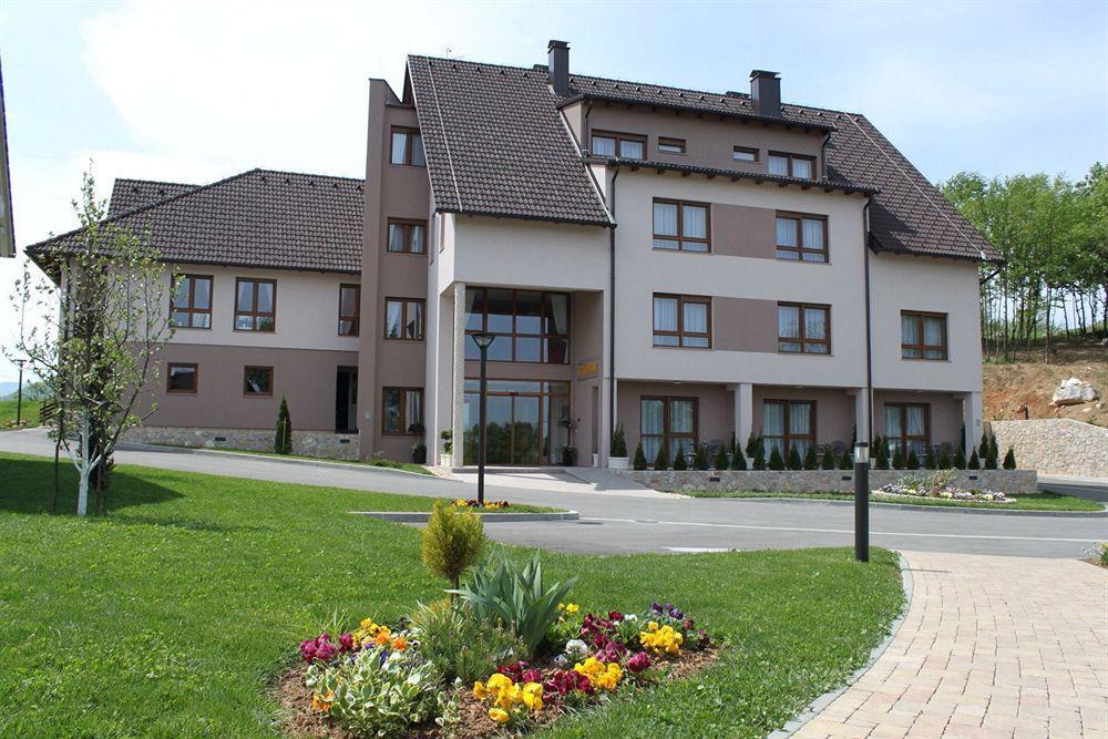 Hotel Degenija Selište Drežničko Eksteriør bilde