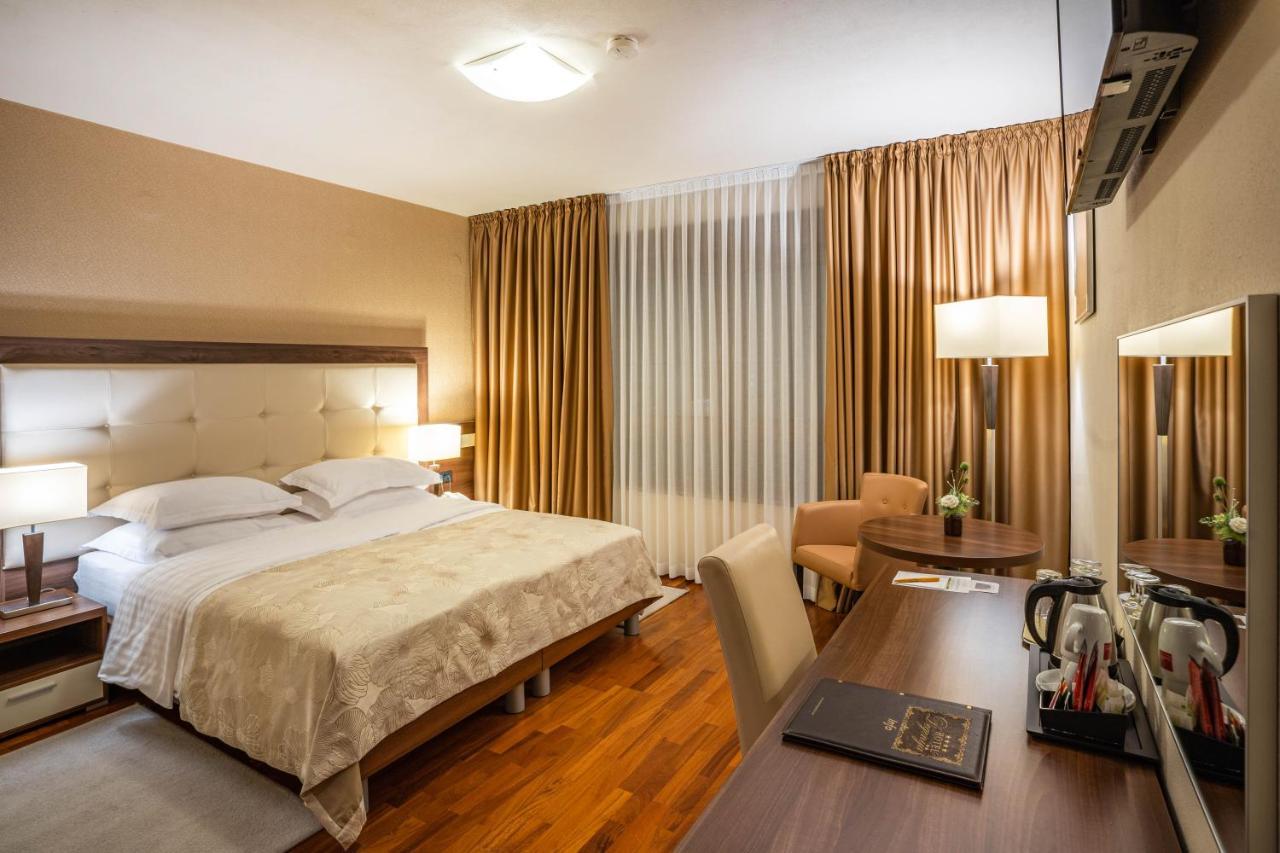 Hotel Degenija Selište Drežničko Eksteriør bilde