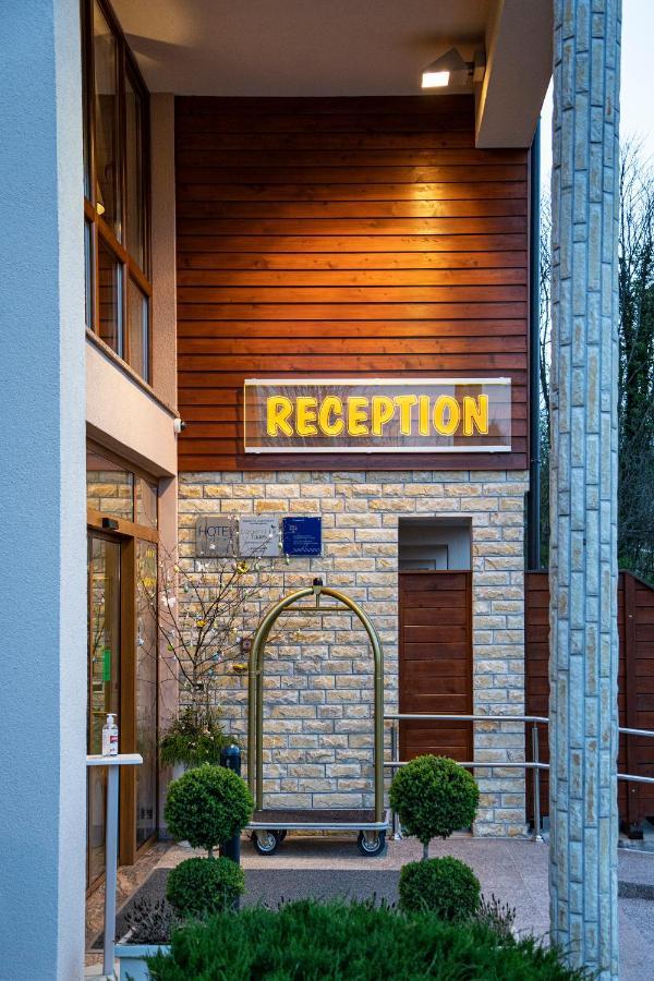 Hotel Degenija Selište Drežničko Eksteriør bilde