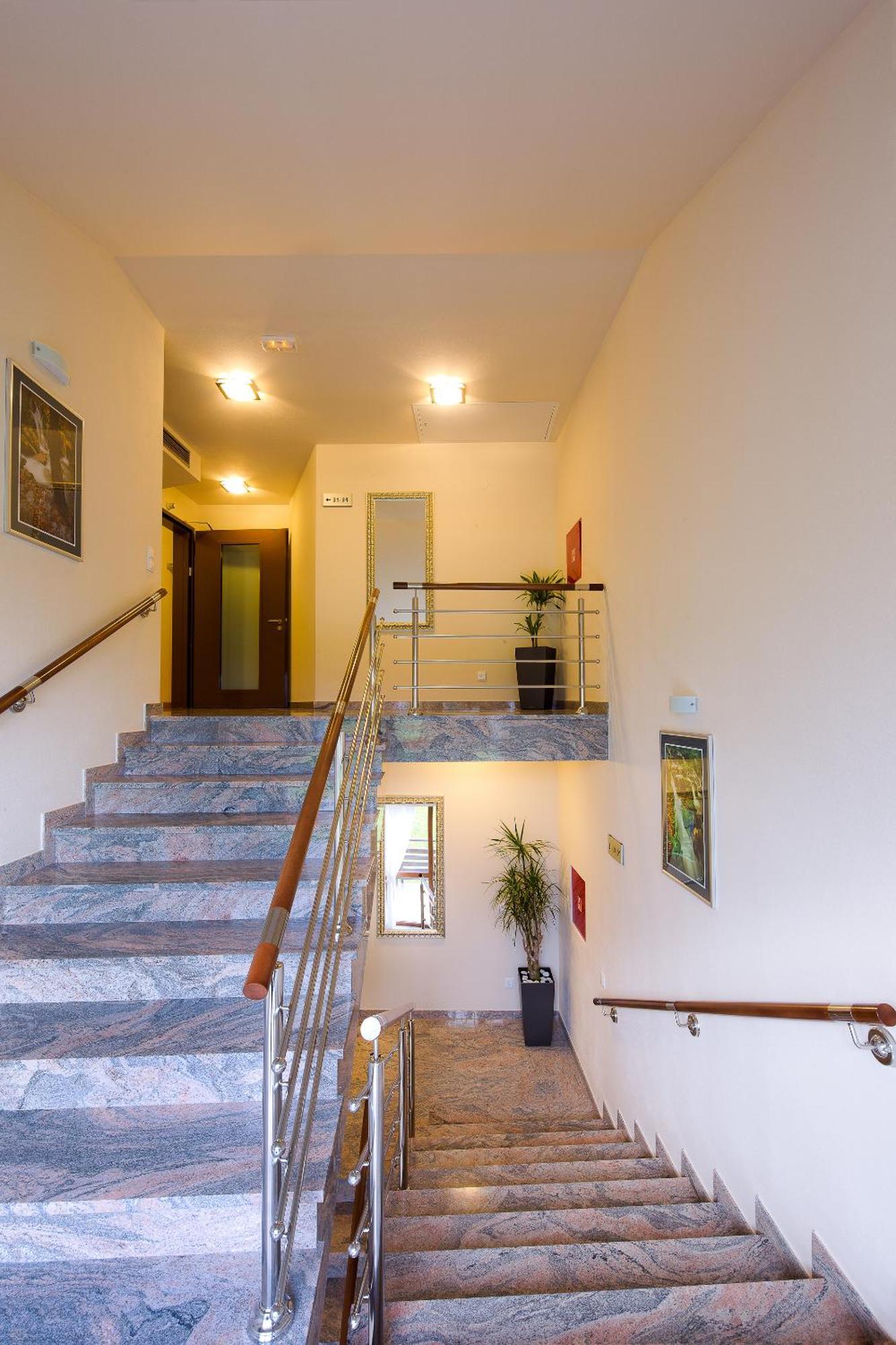 Hotel Degenija Selište Drežničko Eksteriør bilde