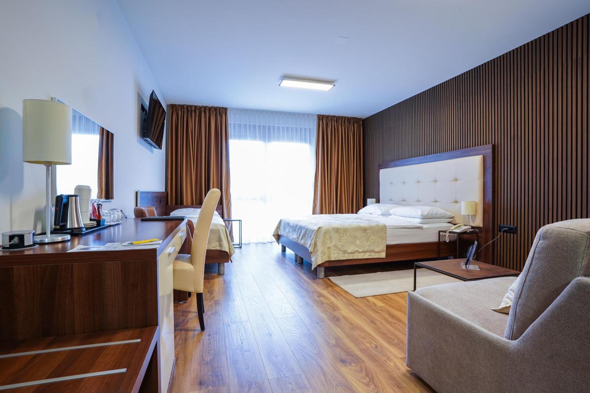 Hotel Degenija Selište Drežničko Eksteriør bilde